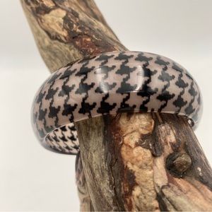 Cool black, grey and clear lucite/plastic bangle bracelet